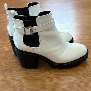 Super Cute White boots